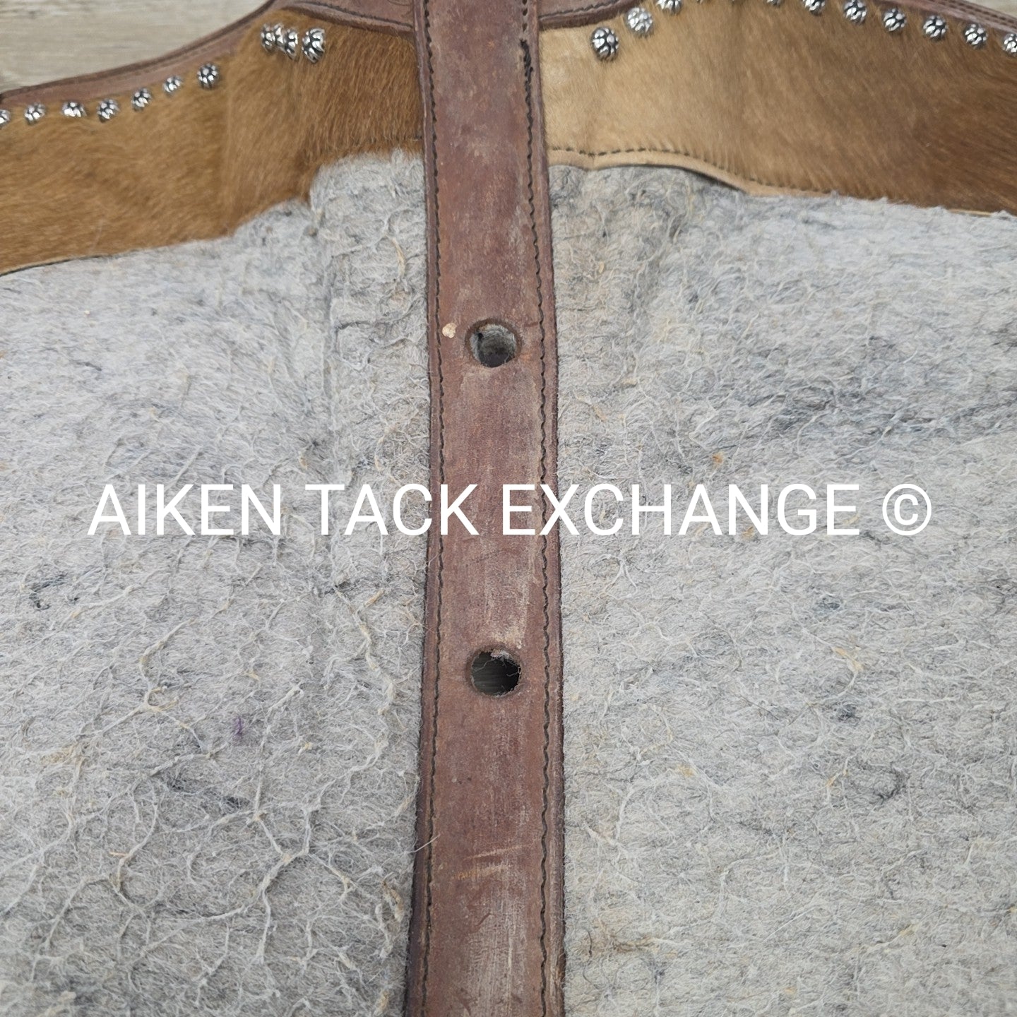 Showman 427 Felt Bottom Saddle Pad with Argentine Cow Hide