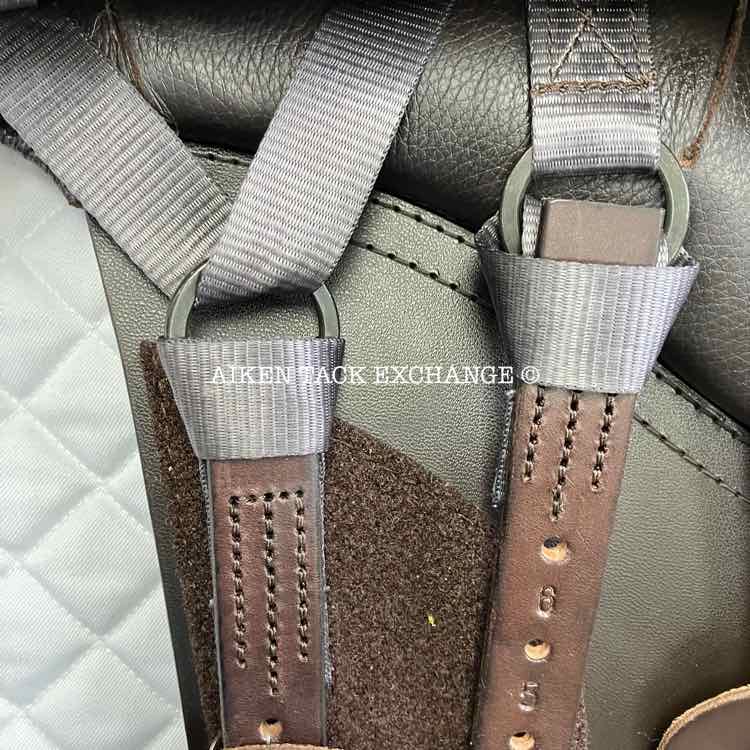 **SOLD** 2023 Kent & Masters S-Series MJJ Standard Wither Competition Jump Saddle, 17.5" Seat, Adjustable Tree - Changeable Gullet, Wool Flocked Panels