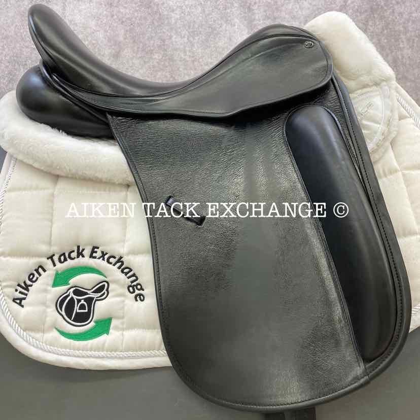 2016 County Perfection Dressage Saddle, 17" Seat, Medium Narrow Tree, Wool Flocked Skid Row Panels
