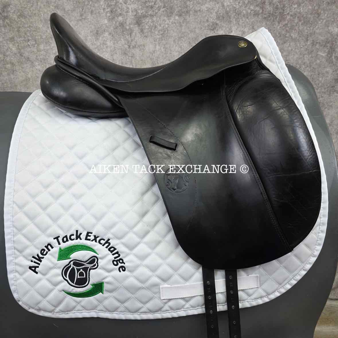 2003 Hennig Dressage Saddle, 17" Seat, Medium Narrow Tree, Wool Flocked Panels