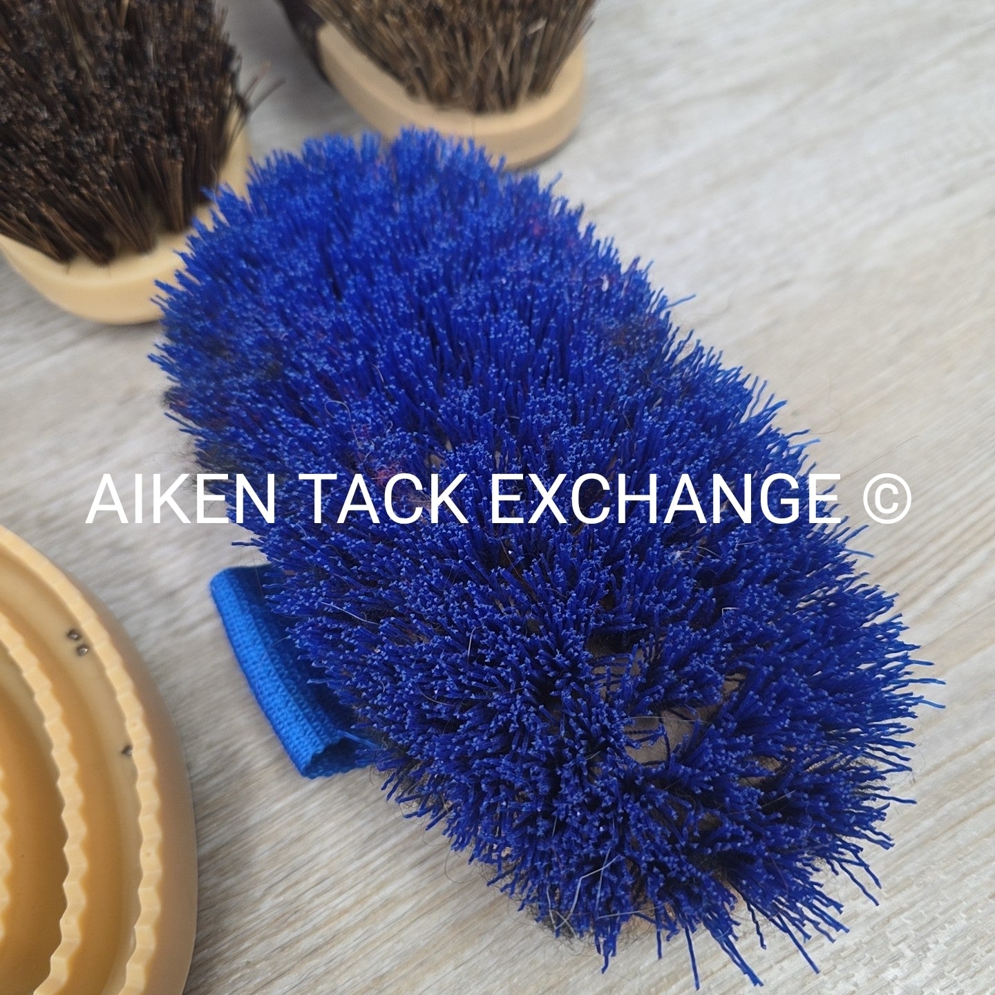 BARGAIN BUNDLE: Decker's Grip It Brush Set, Set of 6