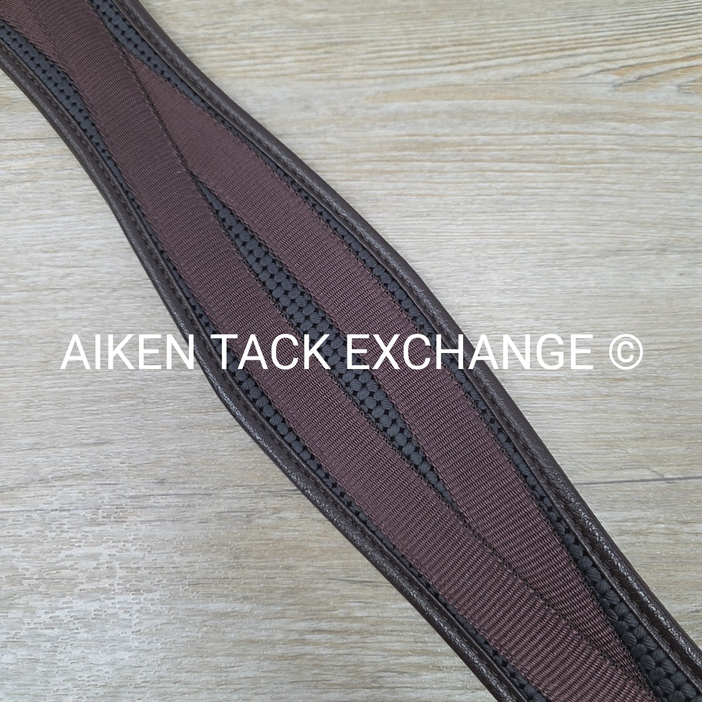 Ovation Chafeless Girth with Single End Elastic 58"
