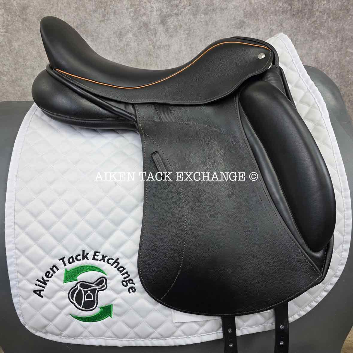 **SOLD** 2019 Custom Saddlery Icon Alpha Monoflap Dressage Saddle, 17.5" Seat, Adjustable Tree, Wool Flocked Panels