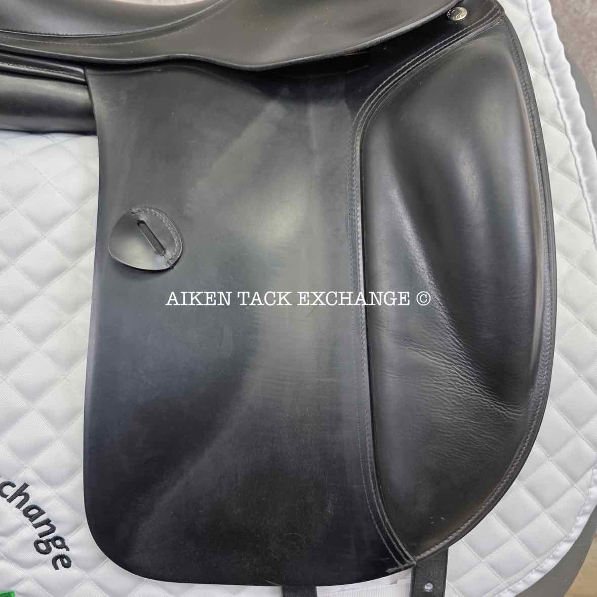 2008 Amerigo Vega Dressage Saddle, 18" Seat, M/MW Tree, Wool Flocked Panels