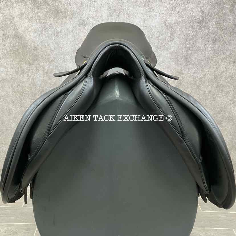 **SOLD** 2002 Black Country Close Contact Jump Saddle, 17" Seat, Medium Tree, Wool Flocked Panels