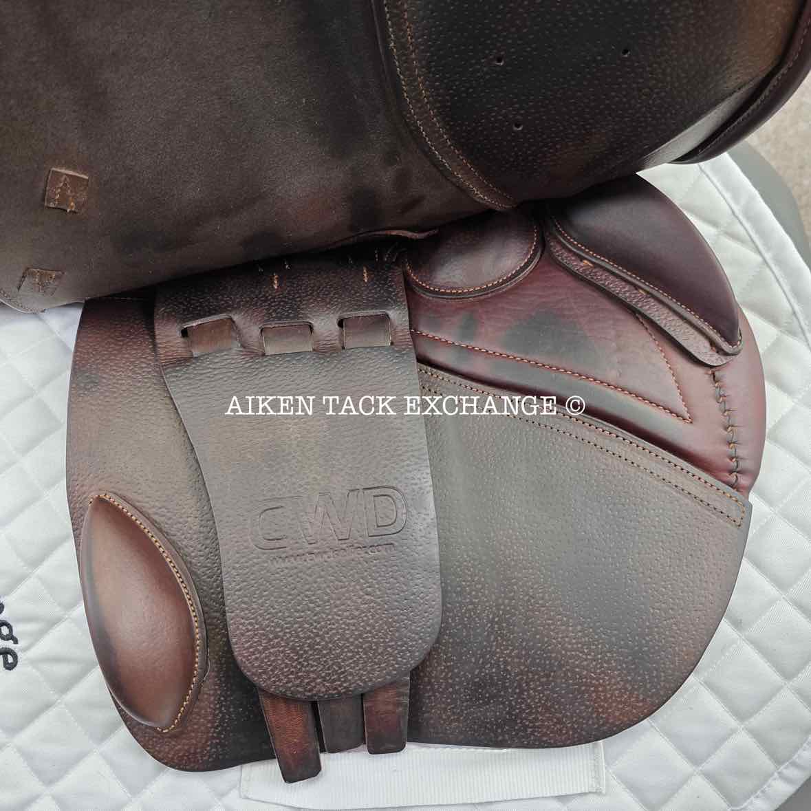 **SOLD** 2017 CWD SE02 Close Contact Jump Saddle, 17.5" Seat, 3C Flap, Medium Tree, Foam Panels