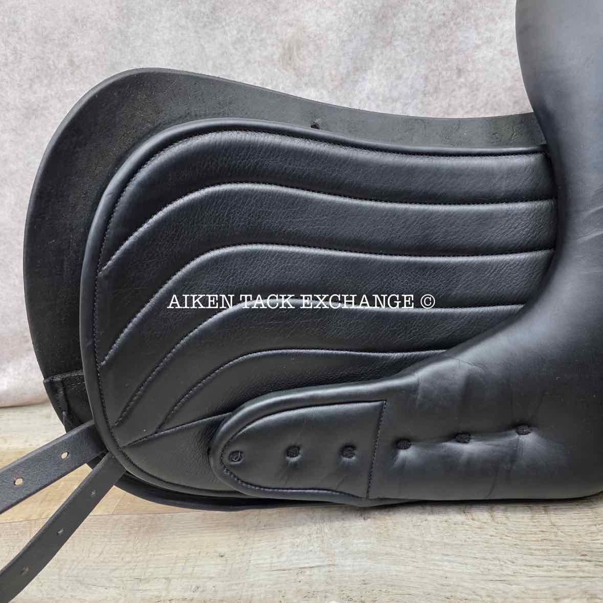 Verhan Trustin Free Shoulder Dressage Saddle, 17.5" Seat, Medium Wide Tree, Wool Flocked Panels