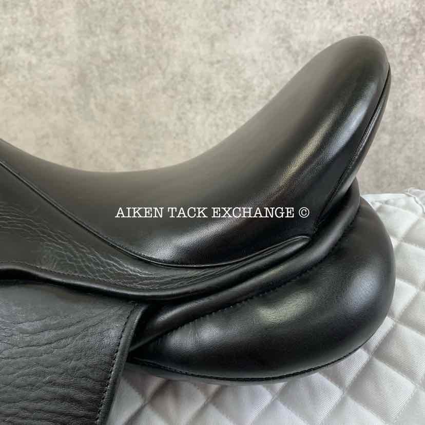 **SOLD** Marcel Toulouse Aachen Dressage Saddle, 17" Seat, Wide Tree, Wool Flocked Panels