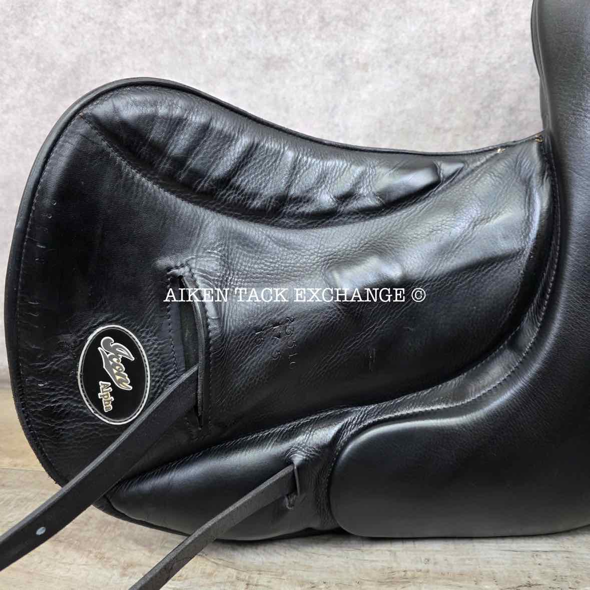 **SOLD** 2019 Custom Saddlery Icon Alpha Monoflap Dressage Saddle, 17.5" Seat, Adjustable Tree, Wool Flocked Panels