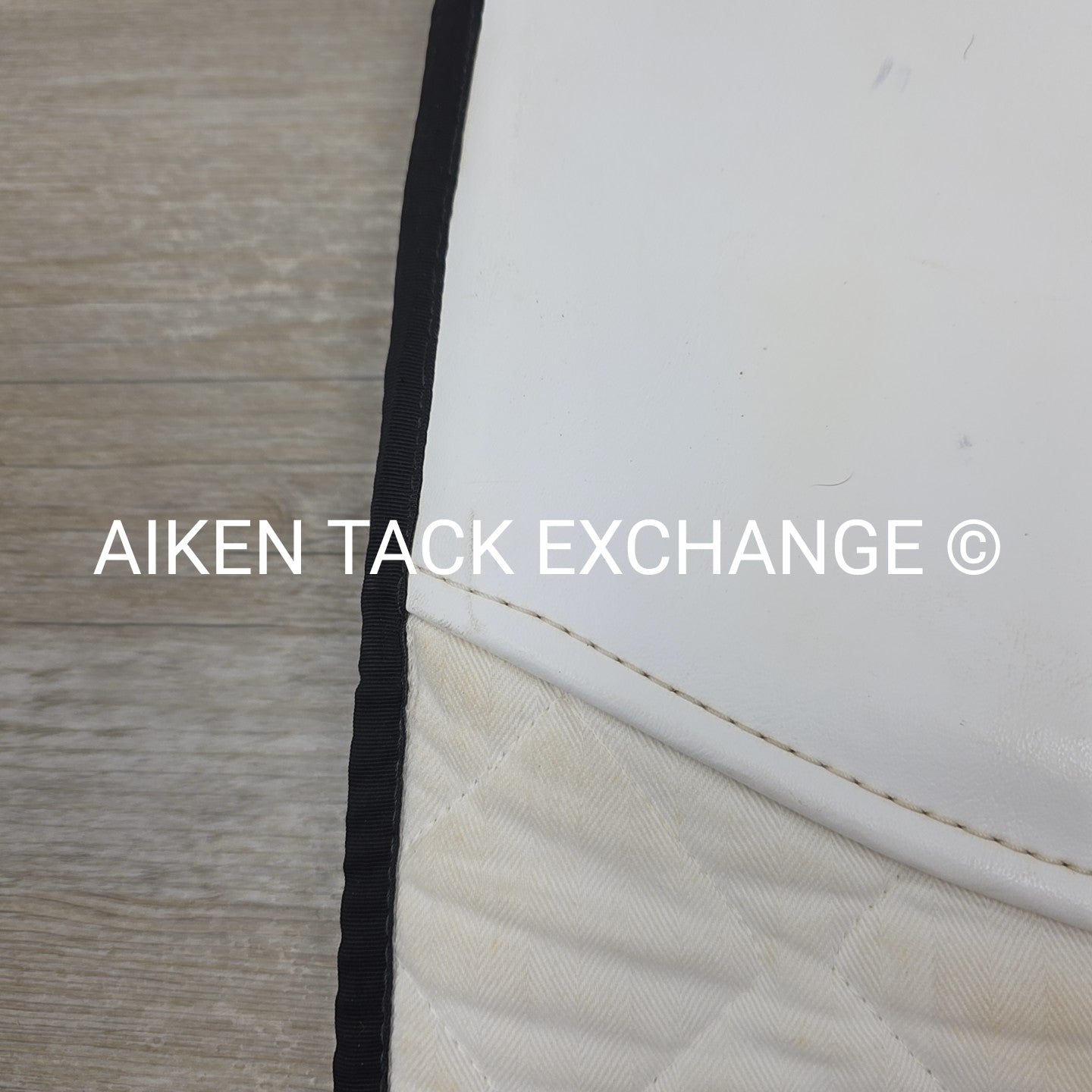 Shimmable Dressage Saddle Pad with Fleece Lining