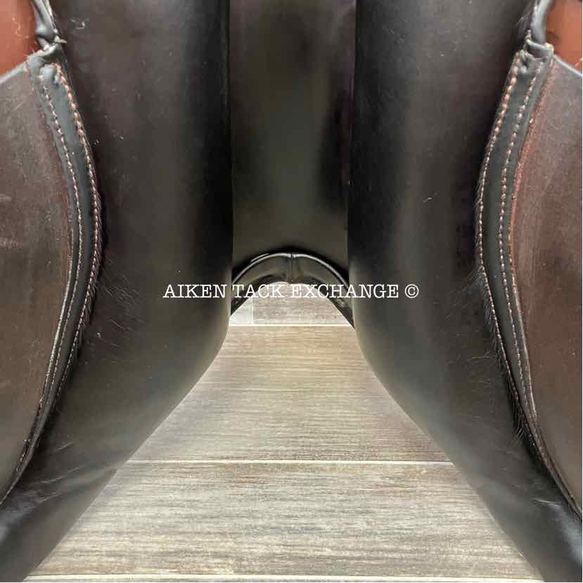 2014 County Innovation Jump Saddle, 18" Seat, Medium Wide Tree, Wool Flocked Panels