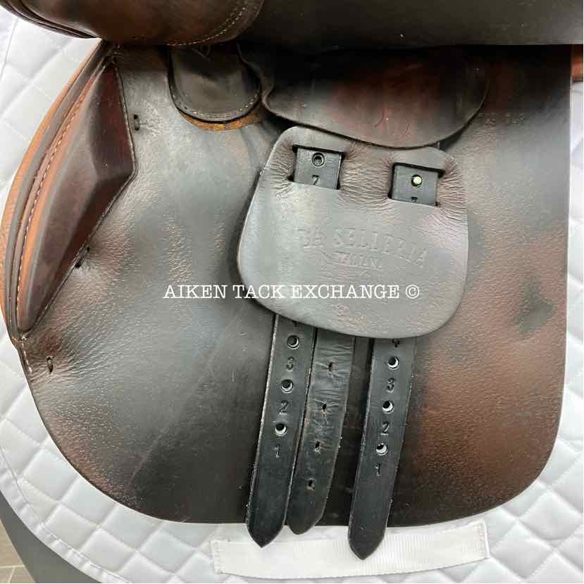 **SOLD** 2003 Prestige Hunter Classic Close Contact Jump Saddle, 17" Seat, 33 Tree - Medium (Adjustable), Foam Panels
