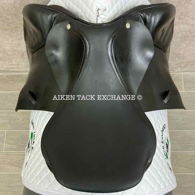 **SOLD** 2002 Amerigo DJ Close Contact Jump Saddle, 16.5" Seat, Medium Tree, Wool Flocked Panels