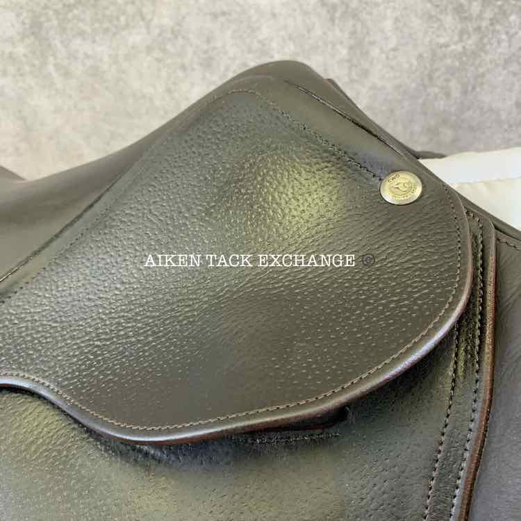 **SOLD** 2016 CWD SE01 Close Contact Jump Saddle, 17" Seat, 2L Flap, Medium Tree, Foam Panels