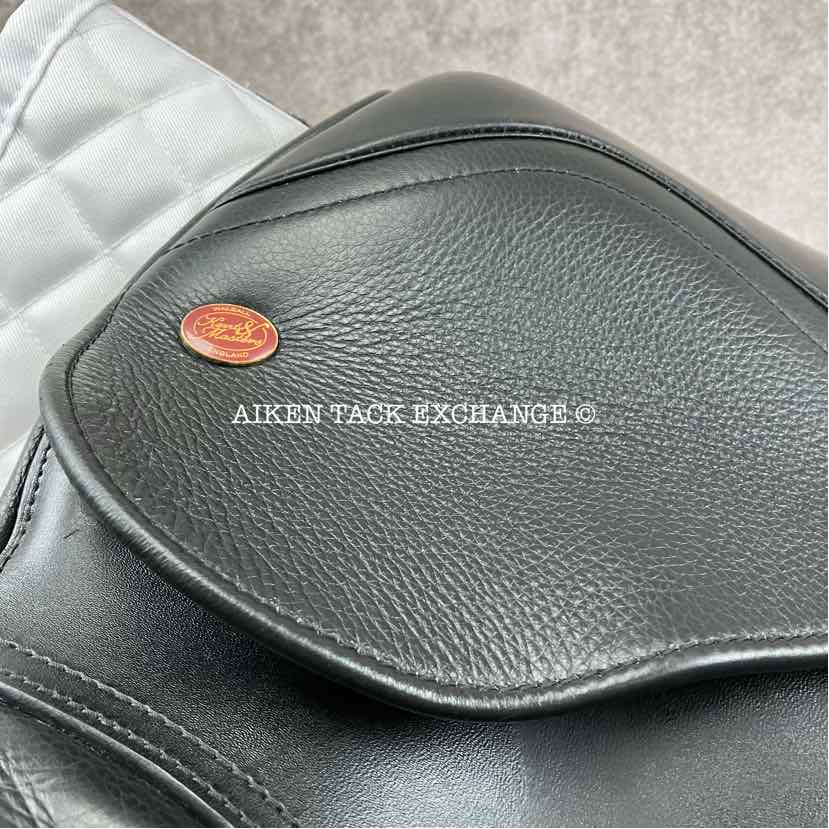 Kent & Masters MDM S-Series Standard Wither Moveable Block Dressage Saddle, 17.5" Seat, Adjustable Tree - Changeable Gullet, Wool Flocked Panels
