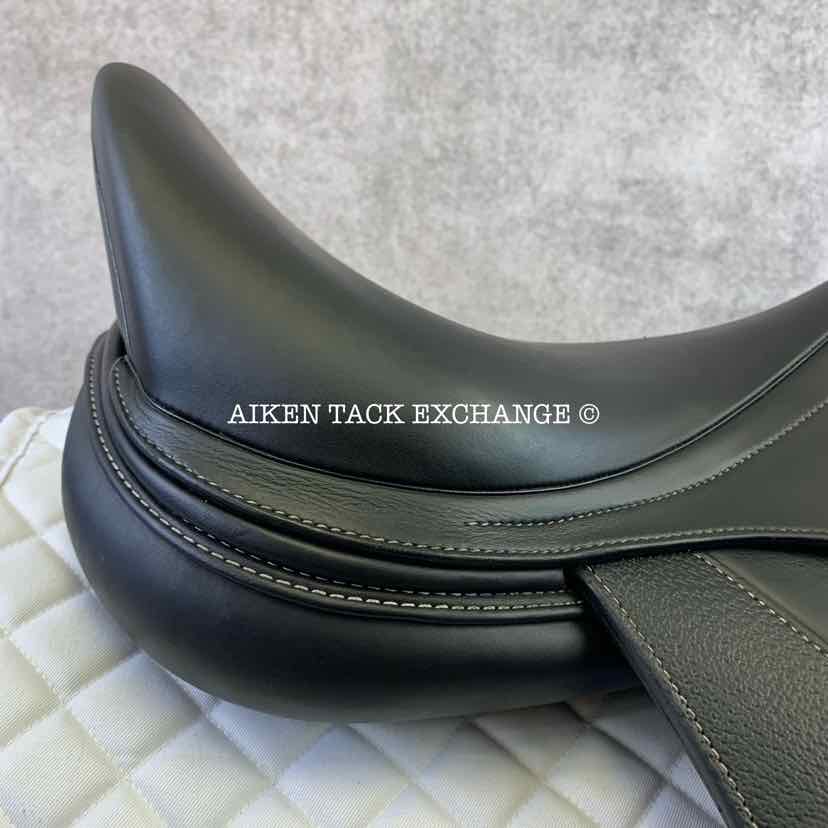**SOLD** 2021 Equipe Glamour E-Carbon Monoflap Dressage Saddle, 17" Seat, Flex Tree - Medium Wide, Foam Panels