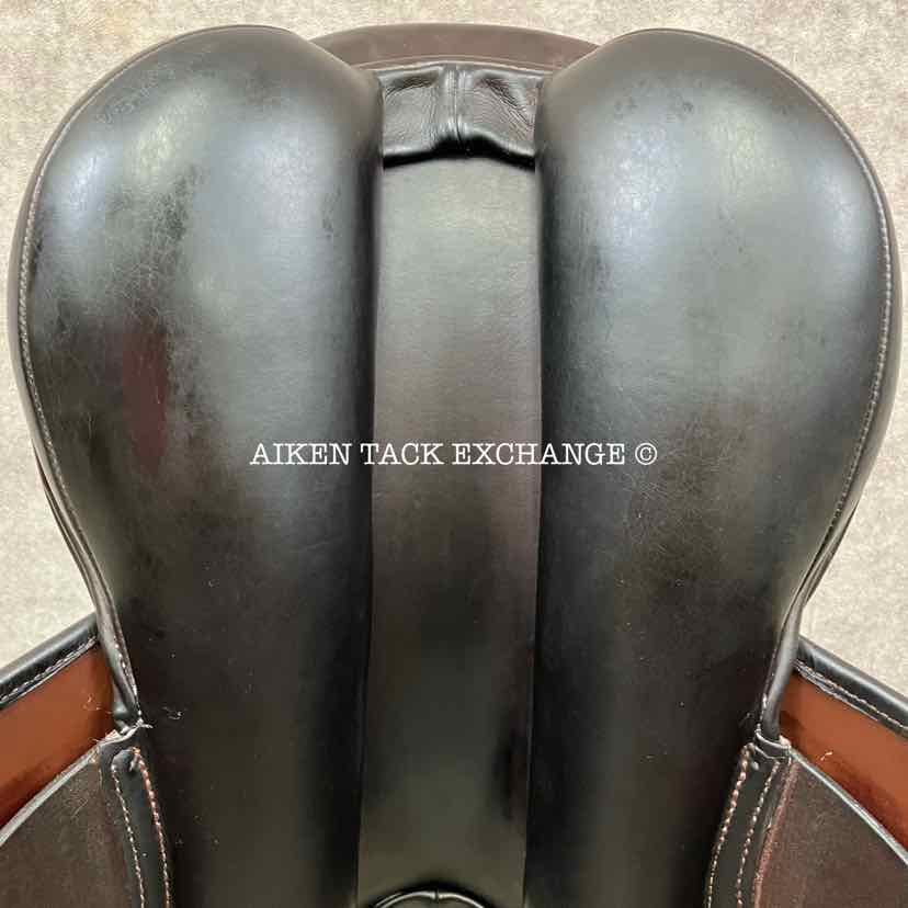 2014 County Innovation Jump Saddle, 18" Seat, Medium Wide Tree, Wool Flocked Panels