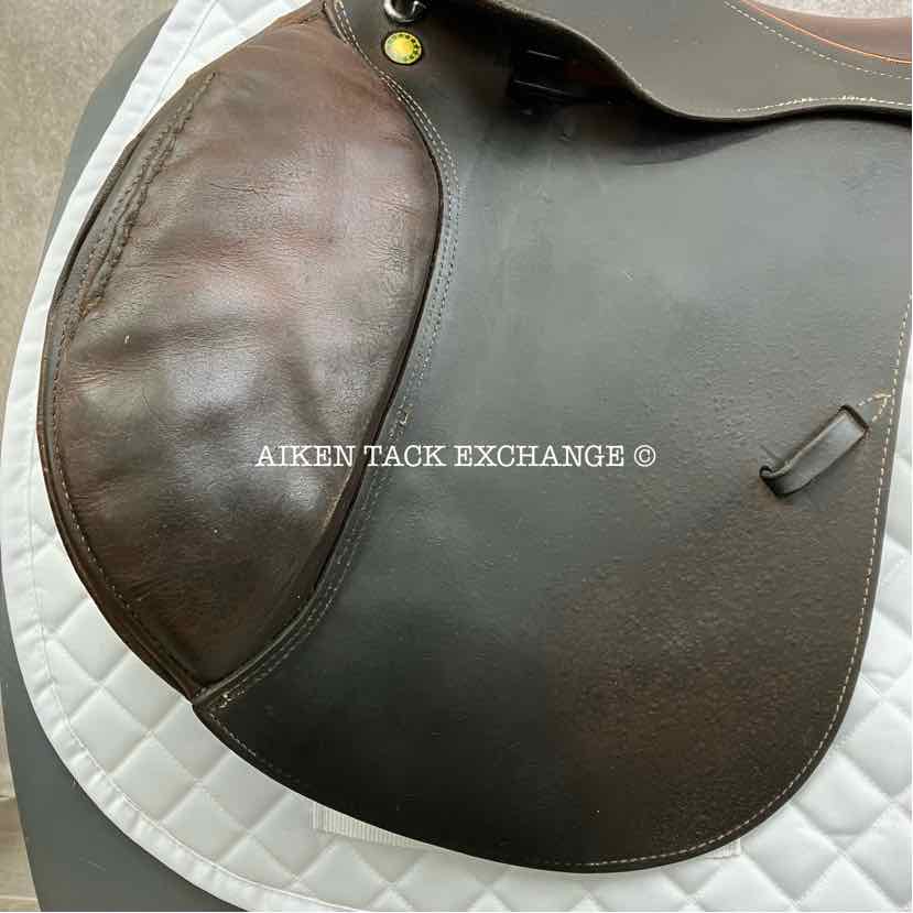 **SOLD** 2003 Prestige Hunter Classic Close Contact Jump Saddle, 17" Seat, 33 Tree - Medium (Adjustable), Foam Panels