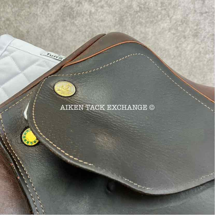 **SOLD** 2003 Prestige Hunter Classic Close Contact Jump Saddle, 17" Seat, 33 Tree - Medium (Adjustable), Foam Panels