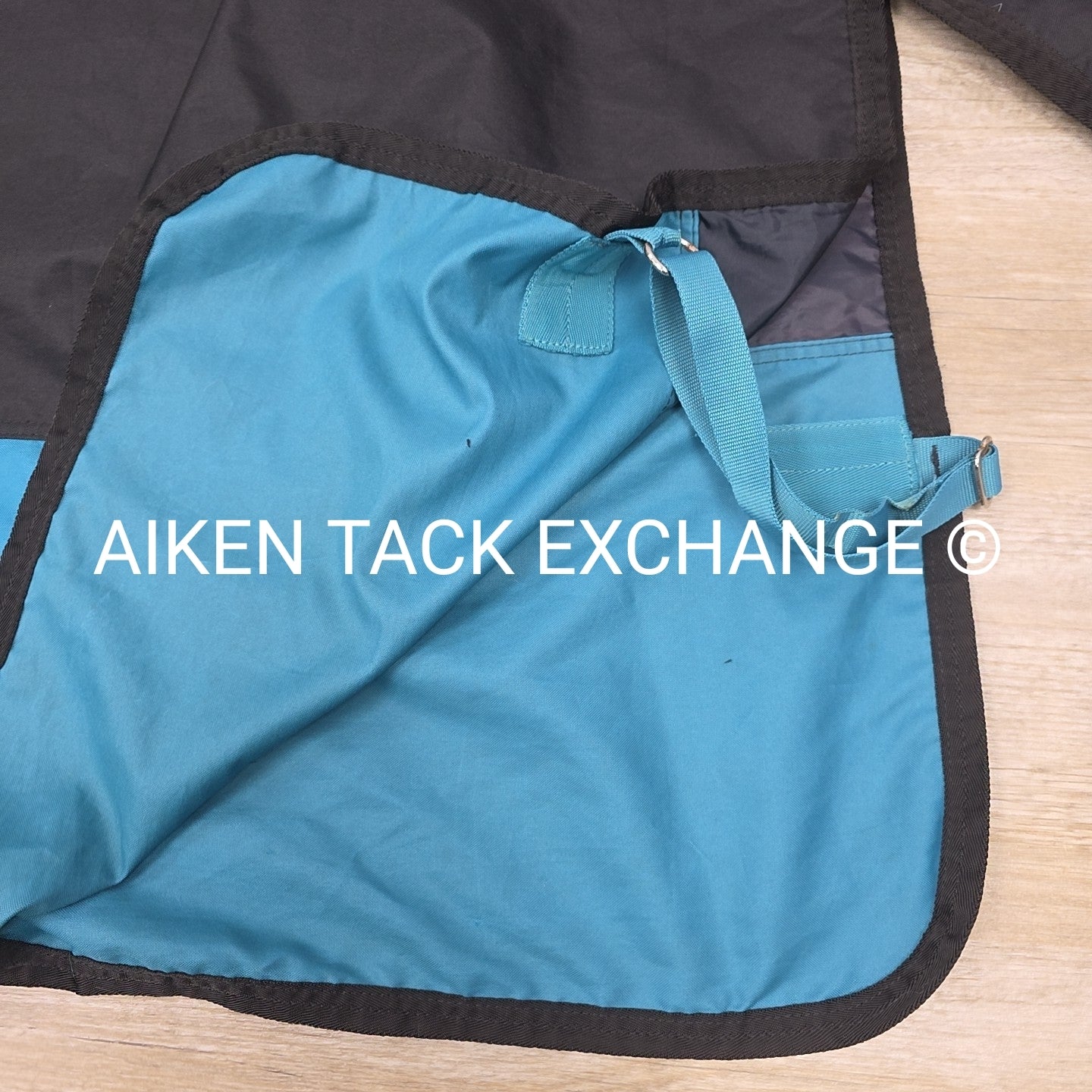 Horseware Mio 0g Turnout Sheet, 84" (lining has some rips/tears)