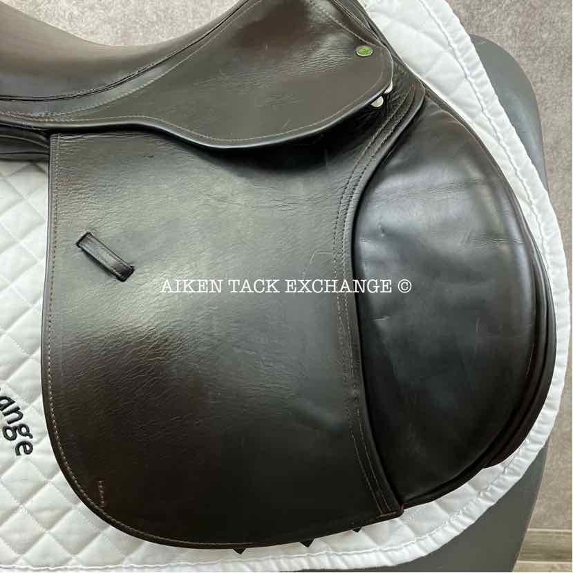 2014 County Innovation Jump Saddle, 18" Seat, Medium Wide Tree, Wool Flocked Panels