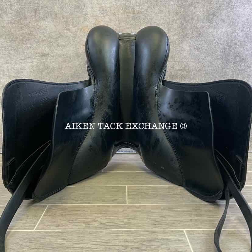**SOLD** 2012 Stubben D Genesis CL NT Deluxe Dressage Saddle, 17.5" Seat, 29 cm Tree - Medium, Wool Flocked Panels