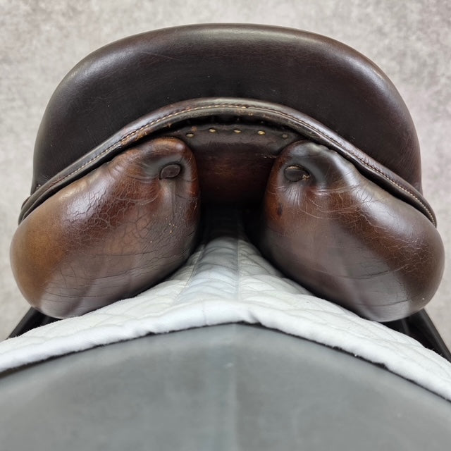 1999 Devoucoux Biarritz Close Contact Jump Saddle, 17" Seat, 3A Flap, Medium Tree, Foam Panels, Full Buffalo Leather