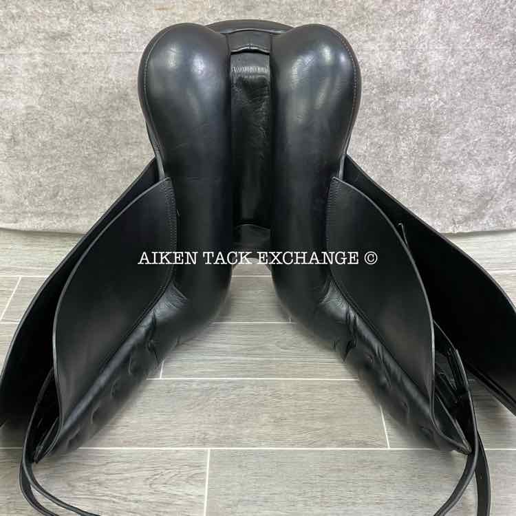 Klimke XCH Dressage Saddle, 17" Seat, Adjustable Tree - Changeable Gullet, Wool Flocked Panels