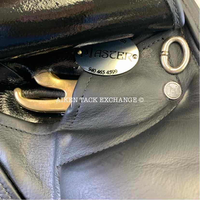 2022 Master D3-M Monoflap Dressage Saddle, 18" Seat, Medium Tree, Wool Flocked Serge Panels