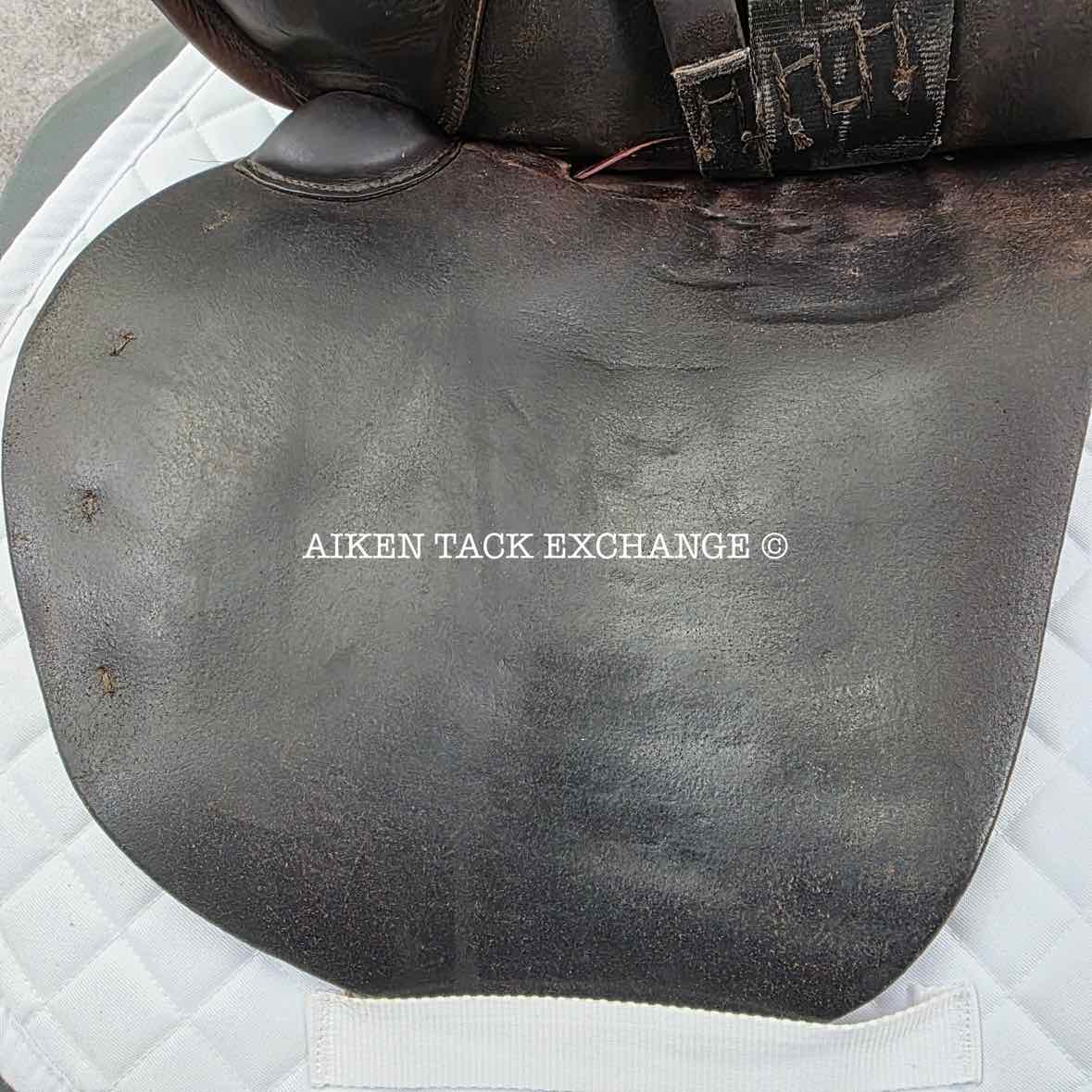 Beval Jump Saddle, 17.5"/18" Seat, Forward Flap, Medium Tree, Foam Panels