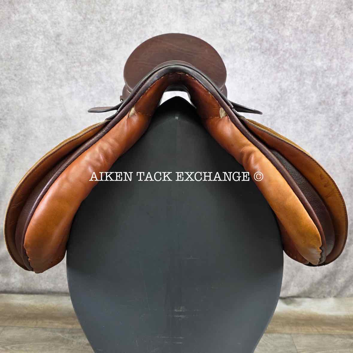 Stubben Siegfried Saddle, 17" Seat, 32cm Tree - Wide, Wool Flocked Panels