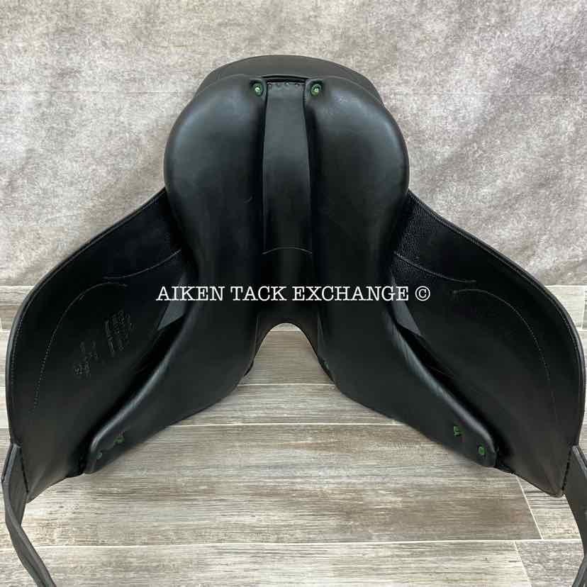 2016 Devoucoux Mendia Monoflap Dressage Saddle, 17" Seat, 2 Flap, Medium Wide Tree, Foam Panels, Full Buffalo Leather