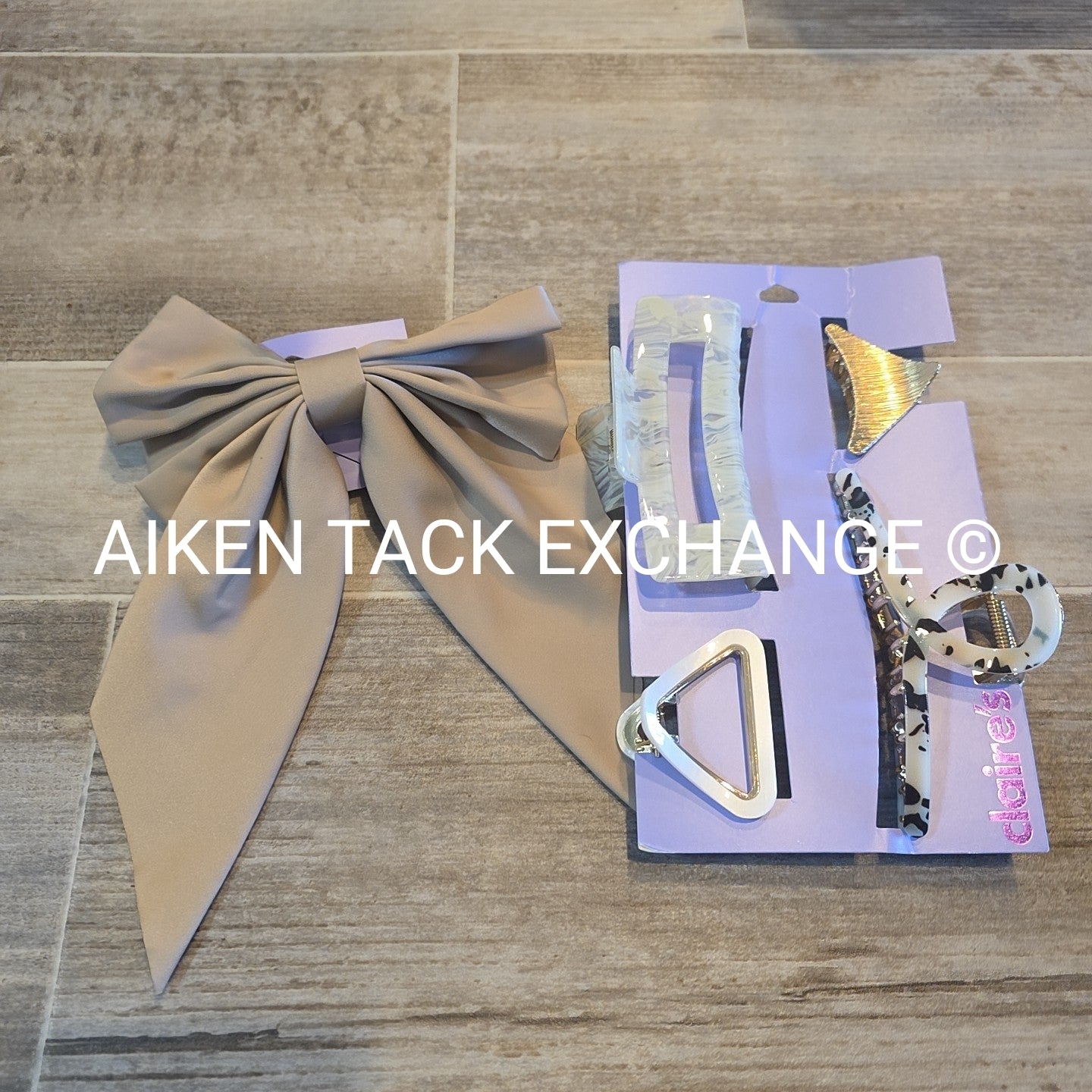 Claire's Hair Bundle - 4 Claw Clips, 1 Hair Clip