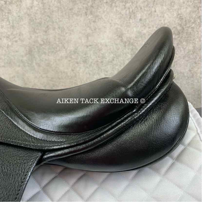 **SOLD** 2012 Stubben Genesis CL Deluxe Dressage Saddle, 17.5" Seat with Biomex, 30 cm Tree - MW , Wool Flocked Panels