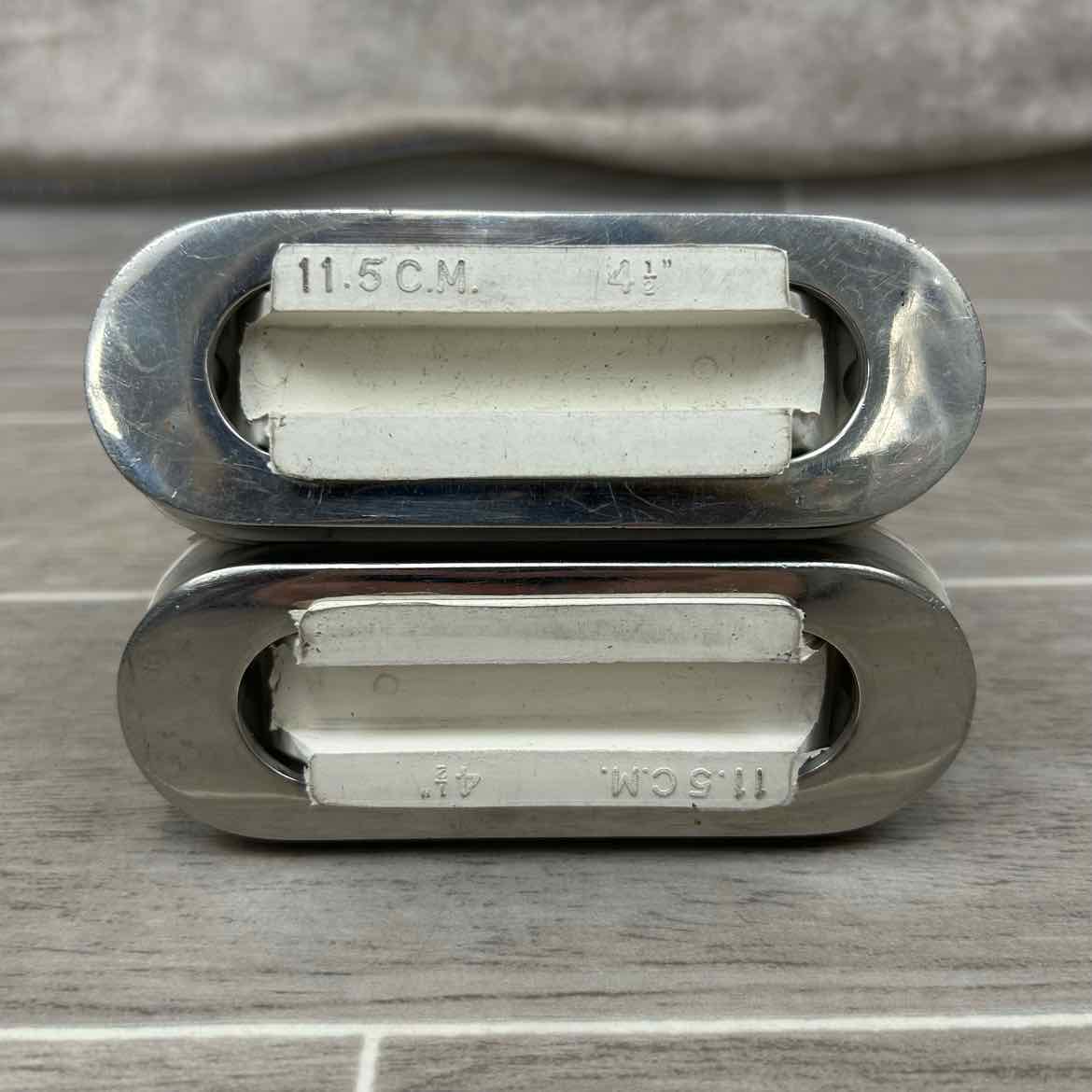 Metalab Fillis Stirrup Irons with Sure Grip Stirrup Pads 4.5"