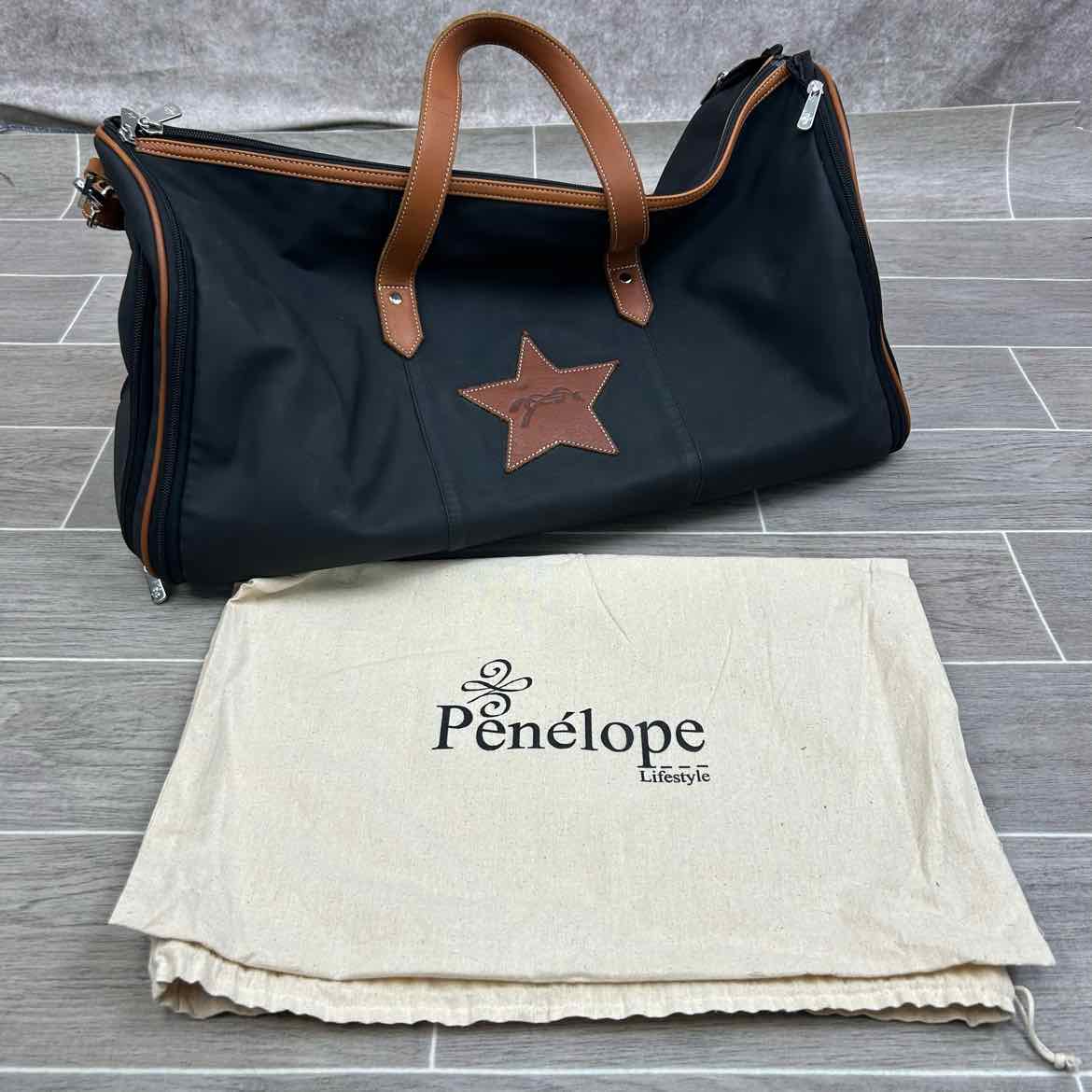 Penelope Show Travel Bag, Comes wih Dust Cover