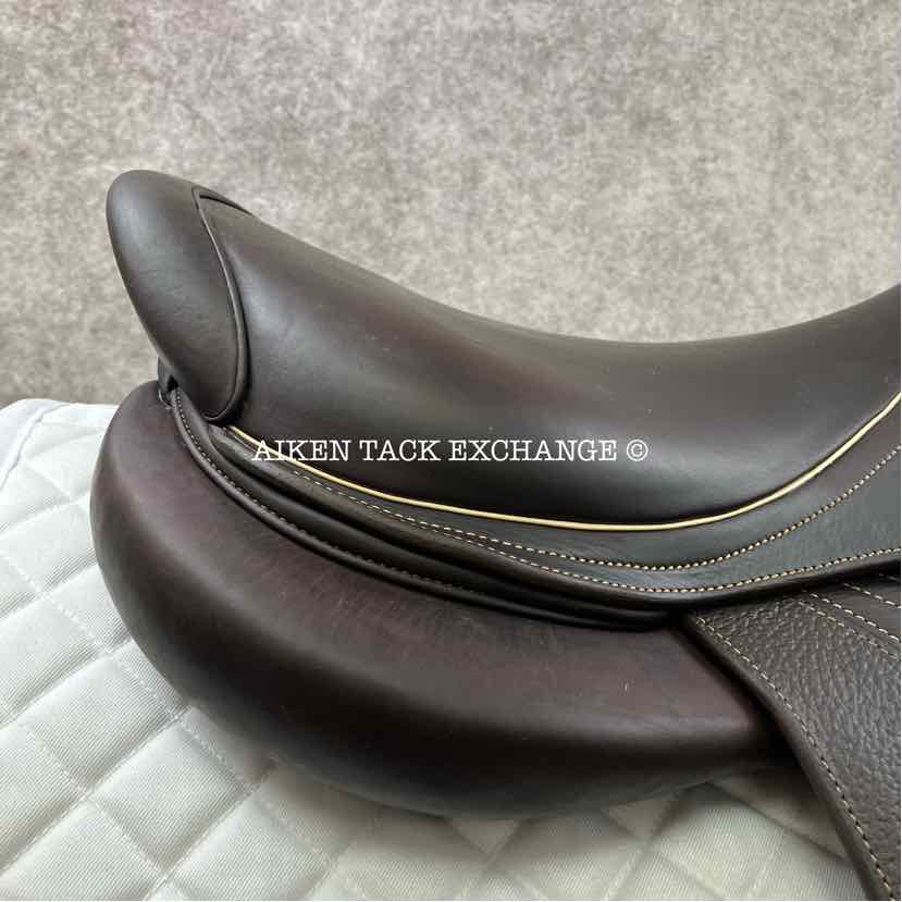 **SOLD** 2020 CWD SE32 2GS Mademoiselle Close Contact Jump Saddle, 17" Seat - S1, 2L Flap, Dynamick Flex Tree - Medium, Foam Panels, Full Buffalo Leather