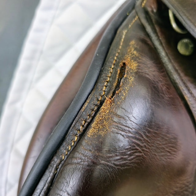 1999 Devoucoux Biarritz Close Contact Jump Saddle, 17" Seat, 3A Flap, Medium Tree, Foam Panels, Full Buffalo Leather
