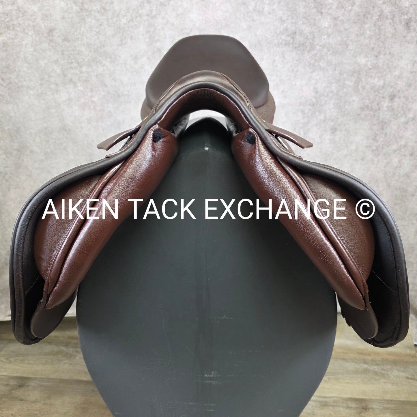 2017 Prestige Roma Jump Saddle, 18" Seat, 33 Tree - M/MW, Wool Flocked Panels
