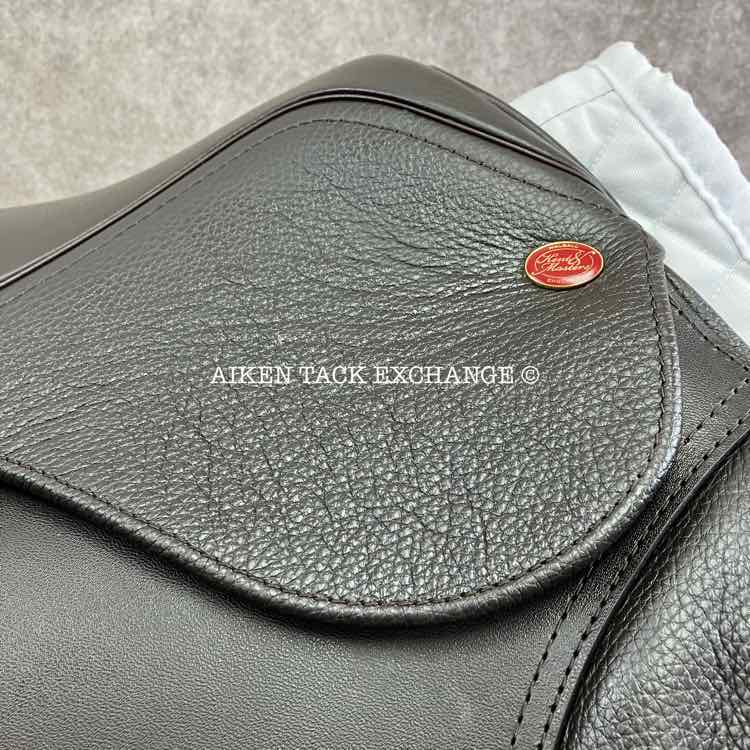 **SOLD** 2023 Kent & Masters S-Series MJJ Standard Wither Competition Jump Saddle, 17.5" Seat, Adjustable Tree - Changeable Gullet, Wool Flocked Panels