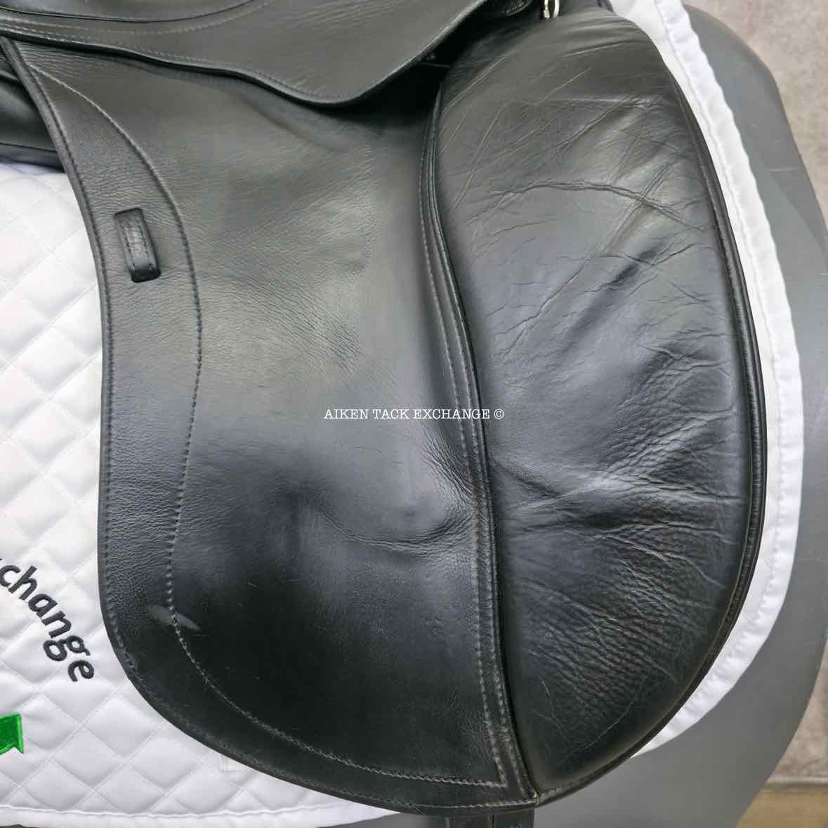 **On Trial** 2013 Schleese Obrigado Dressage Saddle, 17.5" Seat, Adjustable AdapTree, Wool Flocked Panels