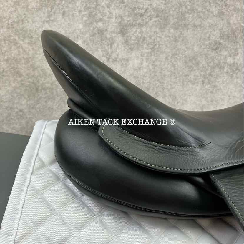 2017 Stubben True Nature Dressage Saddle, 18" Seat, Short Flap, 28cm Tree - Medium, Wool Flocked Panels