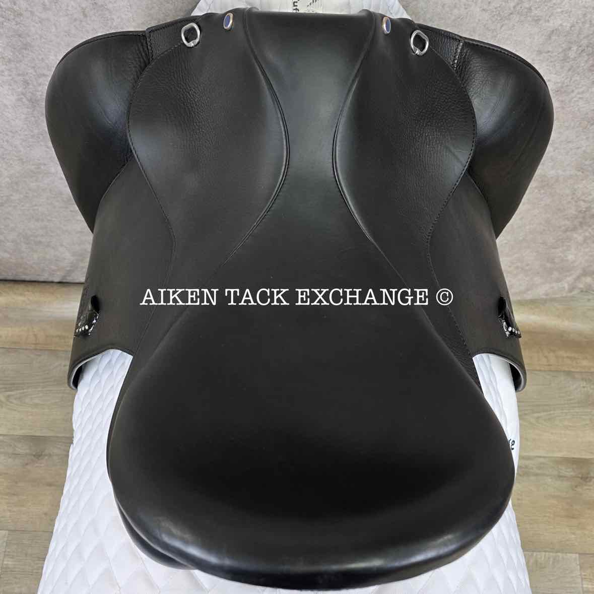 2018 Stubben Virginia Deluxe Dressage Saddle, 17.5" Seat, 29cm Tree - Medium, Wool Flocked Panels