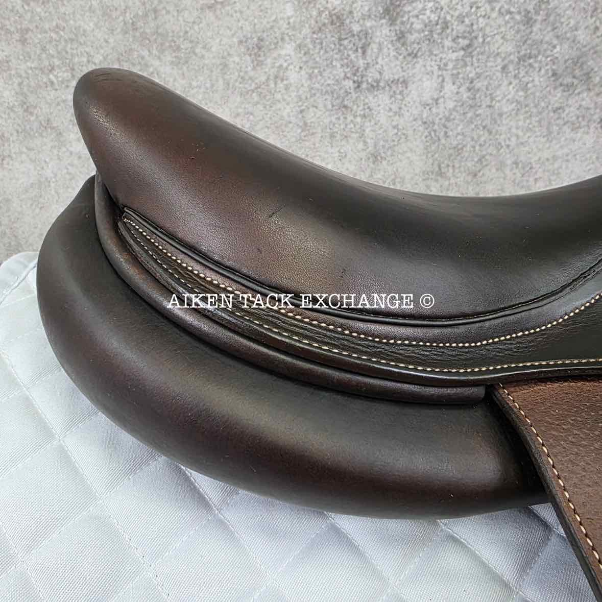 2016 Voltaire Palm Beach Close Contact Jump Saddle, 17" Seat, 2A Flap, Medium Wide Tree, PRO Panels