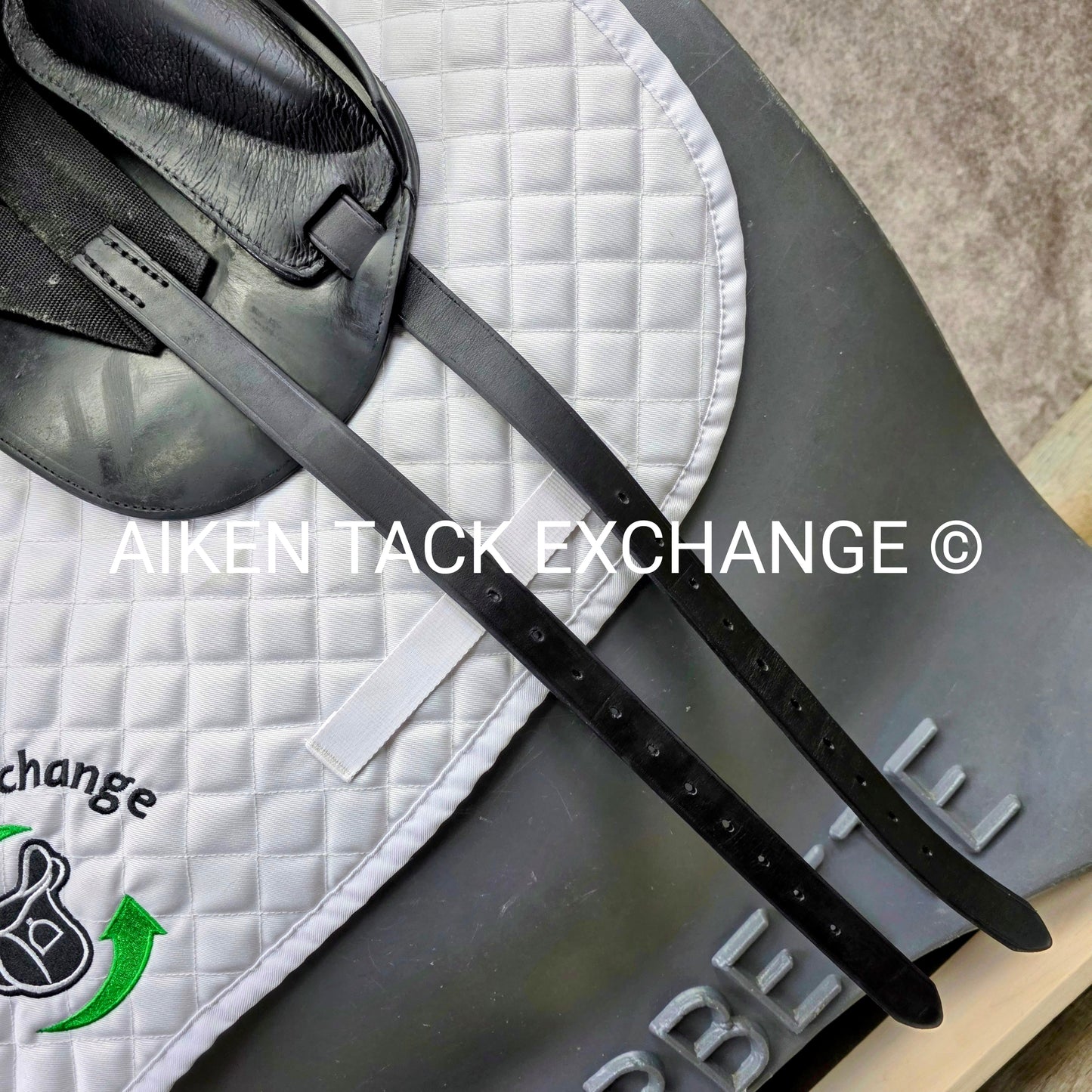 2000 Schleese JES Advanced Dressage Saddle, 17" Seat, M/MW Tree, Wool Flocked Panels