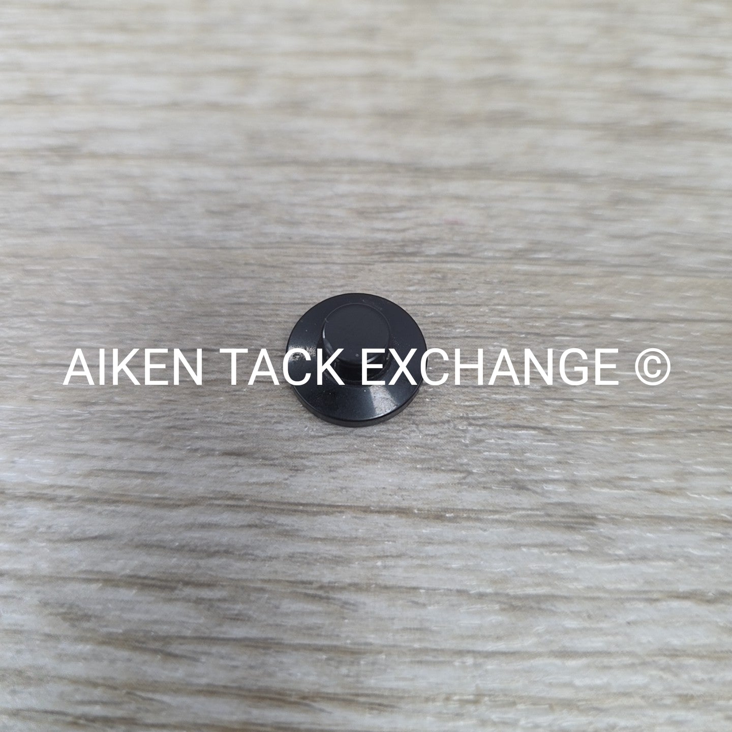 Camden Hunt Button, Small