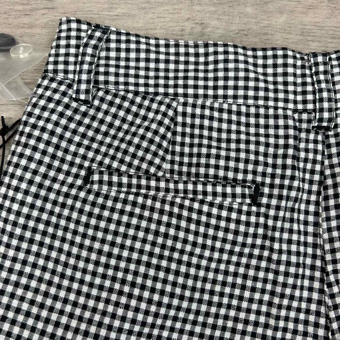 Jones & Co. Gray Houndstooth Shorts, Size 6