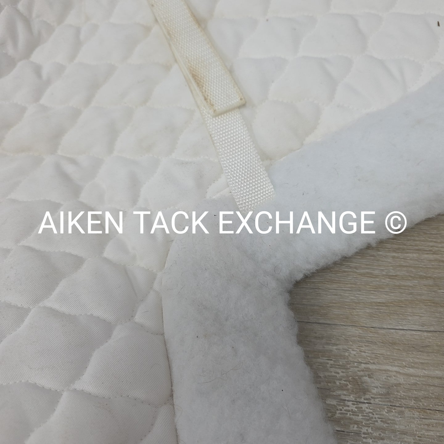 Toklat ProQuilt CC Fleece Show Pad with Joey Girth Slot, White, Size 17-17.5