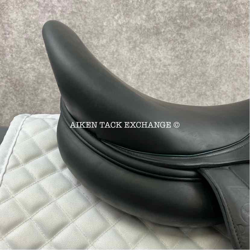 2013 Devoucoux Makila Monoflap Dressage Saddle, 18" Seat, 3A Flap, Medium Wide Tree, Foam Panels, Full Buffalo Leather
