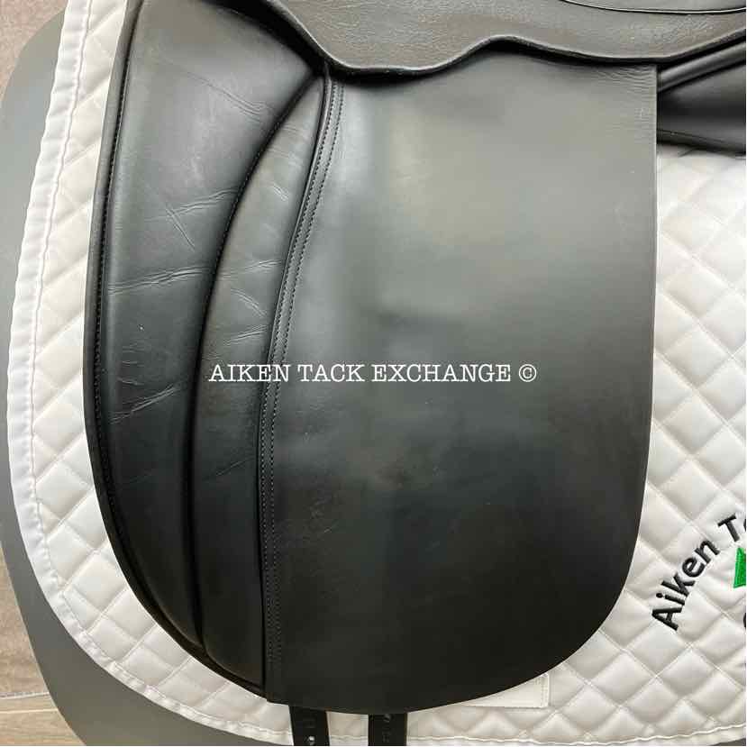**SOLD** 2011 Hulsebos DR CC Dressage Saddle, 18" Seat, Medium Wide Tree, Wool Flocked Panels